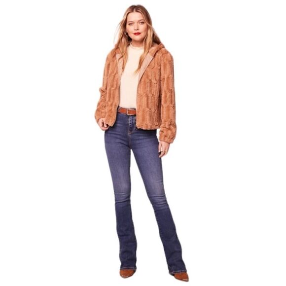 Band of the Free Angel Faux Fur Hooded Jacket in Butterscotch. Size Medium. NWT! - Picture 2 of 9